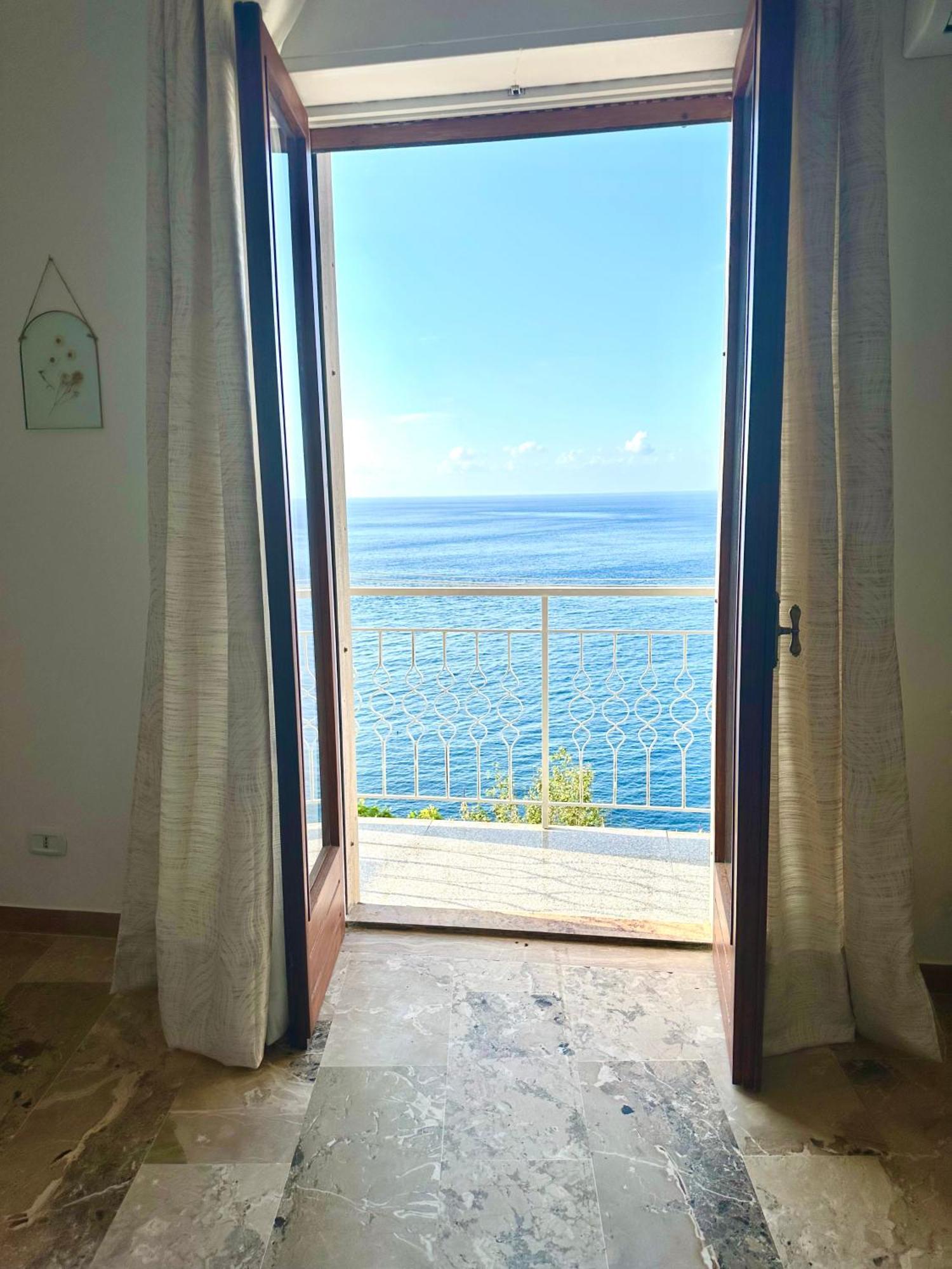 The View Apartment Scilla Exteriör bild